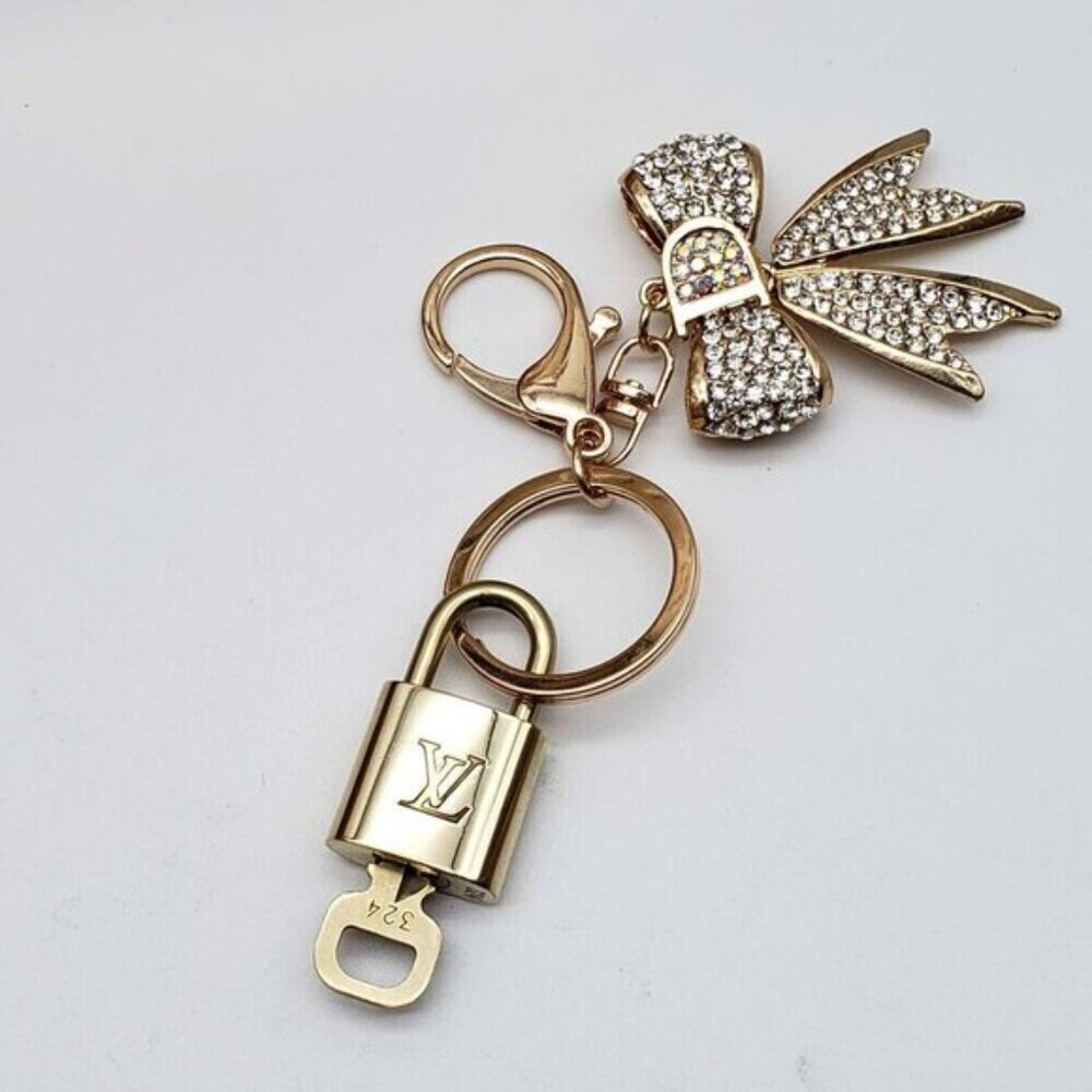 LV Gold Padlock Authentic 🔑 Luxury Bag Charm w/ Unbranded Ribbon Keychain - Picture 4 of 7
